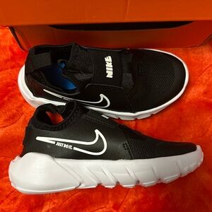 Toddler Nike shoes - new not ever worn